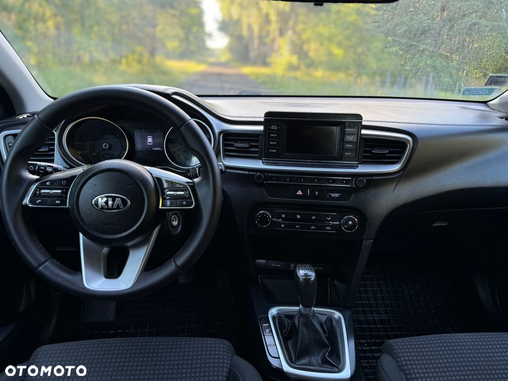 Kia Ceed 1.6 CRDi SCR M - 7
