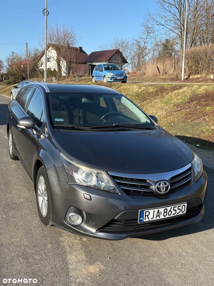 Toyota Avensis - 2