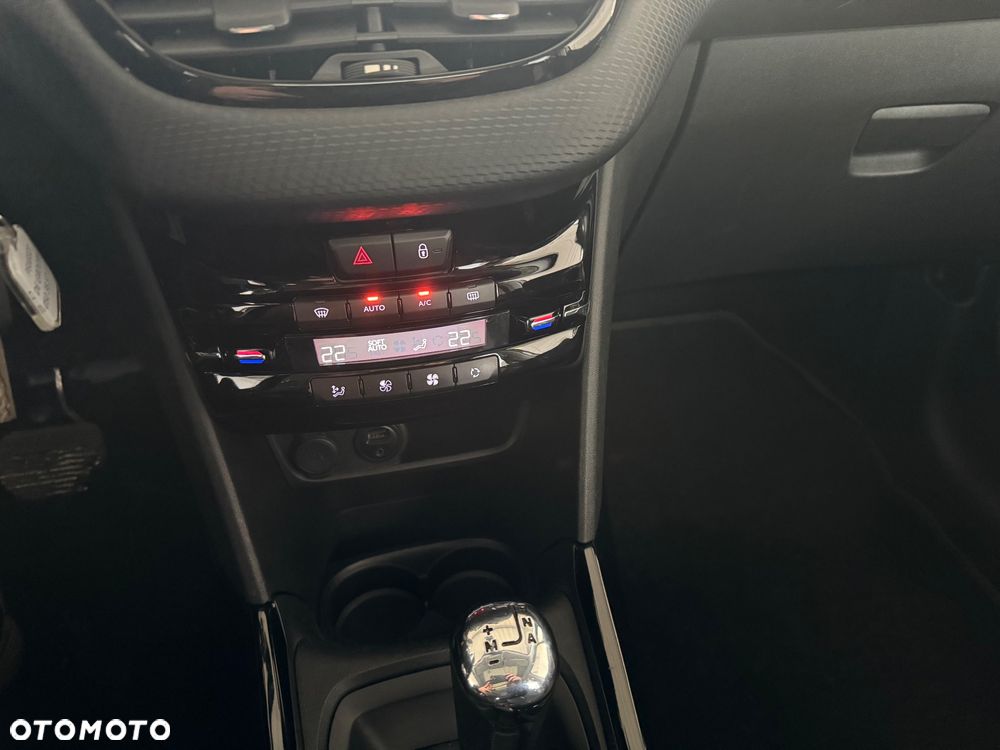 Peugeot 2008 82 e-VTI ETG5 Allure - 17