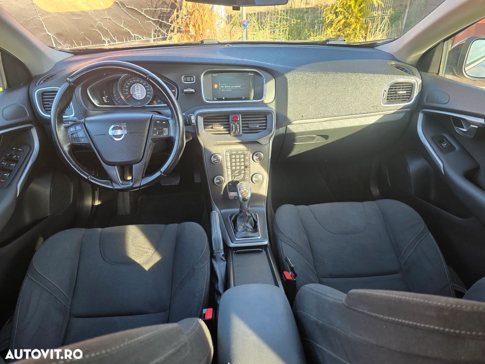 Volvo V40 D2 Powershift Momentum - 8