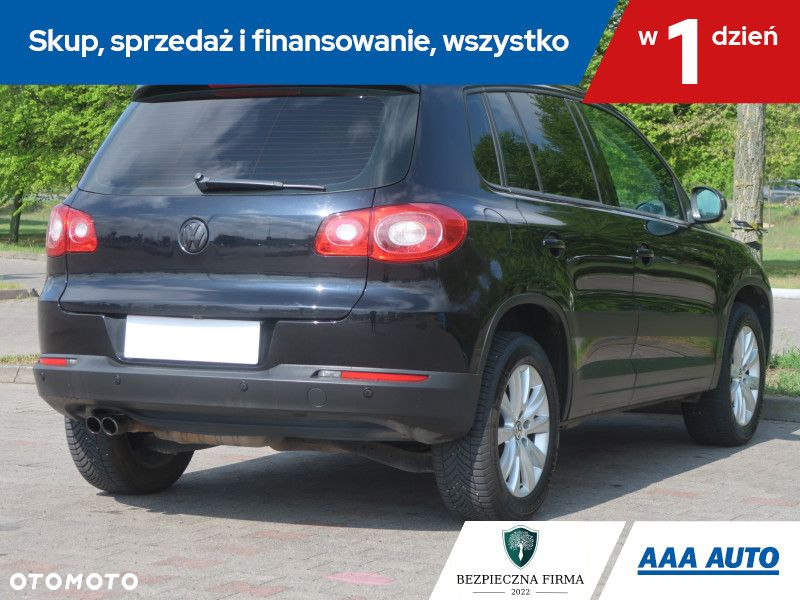 Volkswagen Tiguan - 6