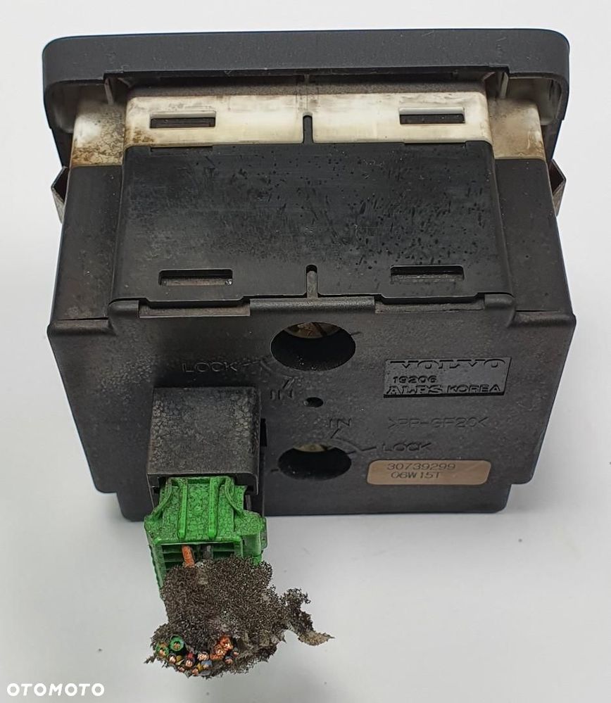 PANEL REGULACJI ŚWIATEŁ PRZYCISK KLAPKI PALIWA VOLVO C70 II 30739299 - 3