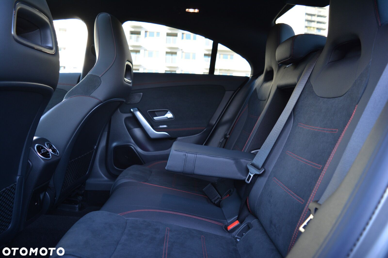 Mercedes-Benz CLA 200 Progressive 7G-DCT - 25