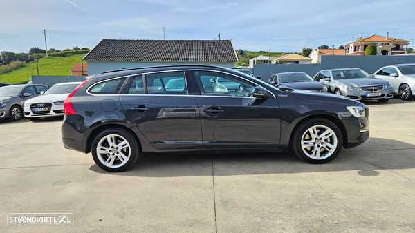 Volvo V60 2.4 D6 Momentum AWD Phev