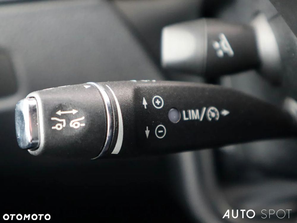 Mercedes-Benz Klasa G AMG 63 AMG SPEEDSHIFT 7G-TRONIC - 26