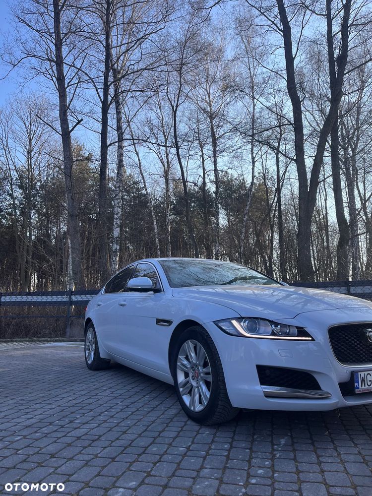 Jaguar XF 2.0 T R-Sport - 4
