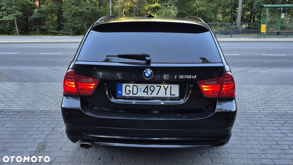 BMW Seria 3 318d - 11