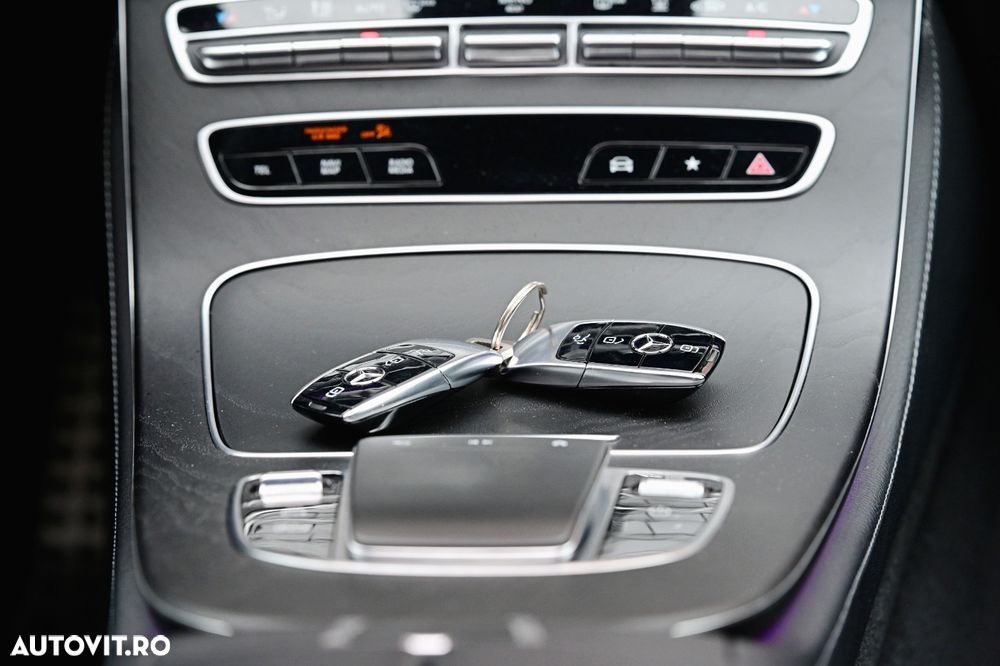 Mercedes-Benz E 300 4MATIC 9G-TRONIC AMG Line - 21