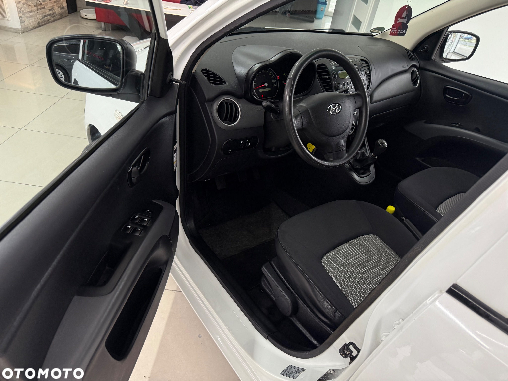 Hyundai i10 1.1 Premium - 25