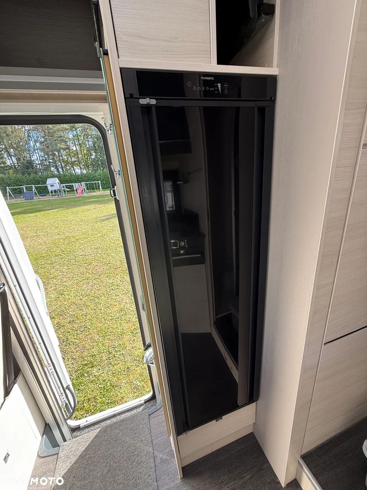 Ford CHALLENGER 380 - 9