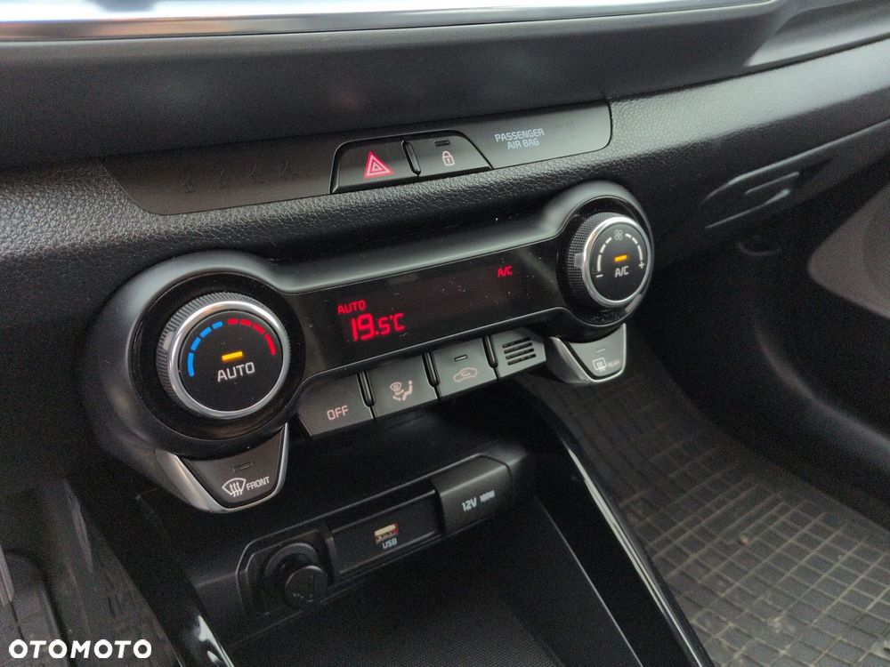 Kia Stonic 1.0 T-GDI L Business Line - 13