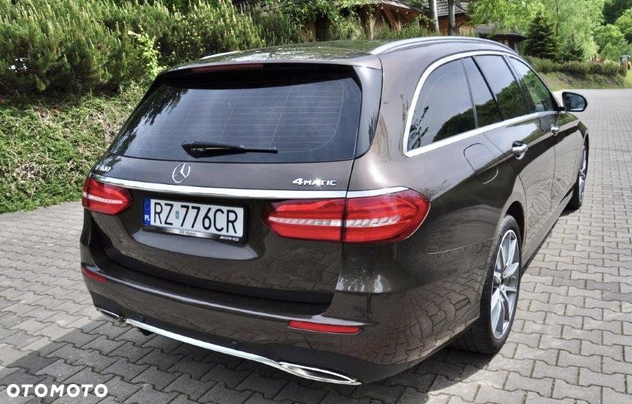 Mercedes-Benz Klasa E 400 4Matic 9G-TRONIC Exclusive - 23