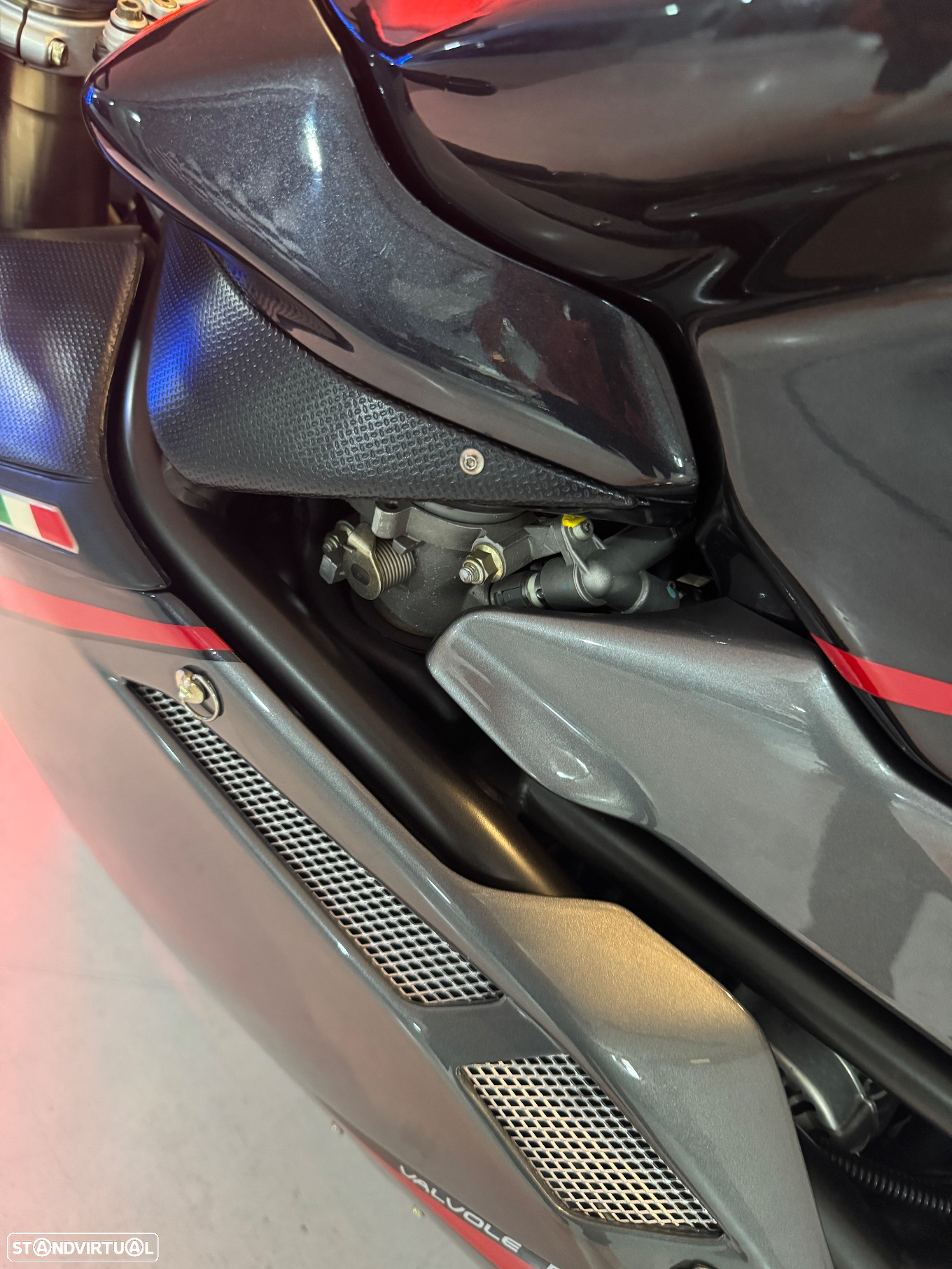 MV Agusta F4 F4 1000 RR - 11