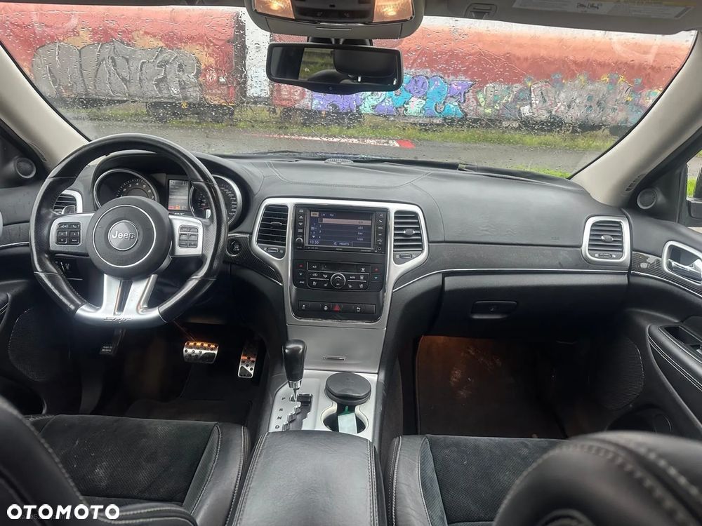 Jeep Grand Cherokee SRT - 14