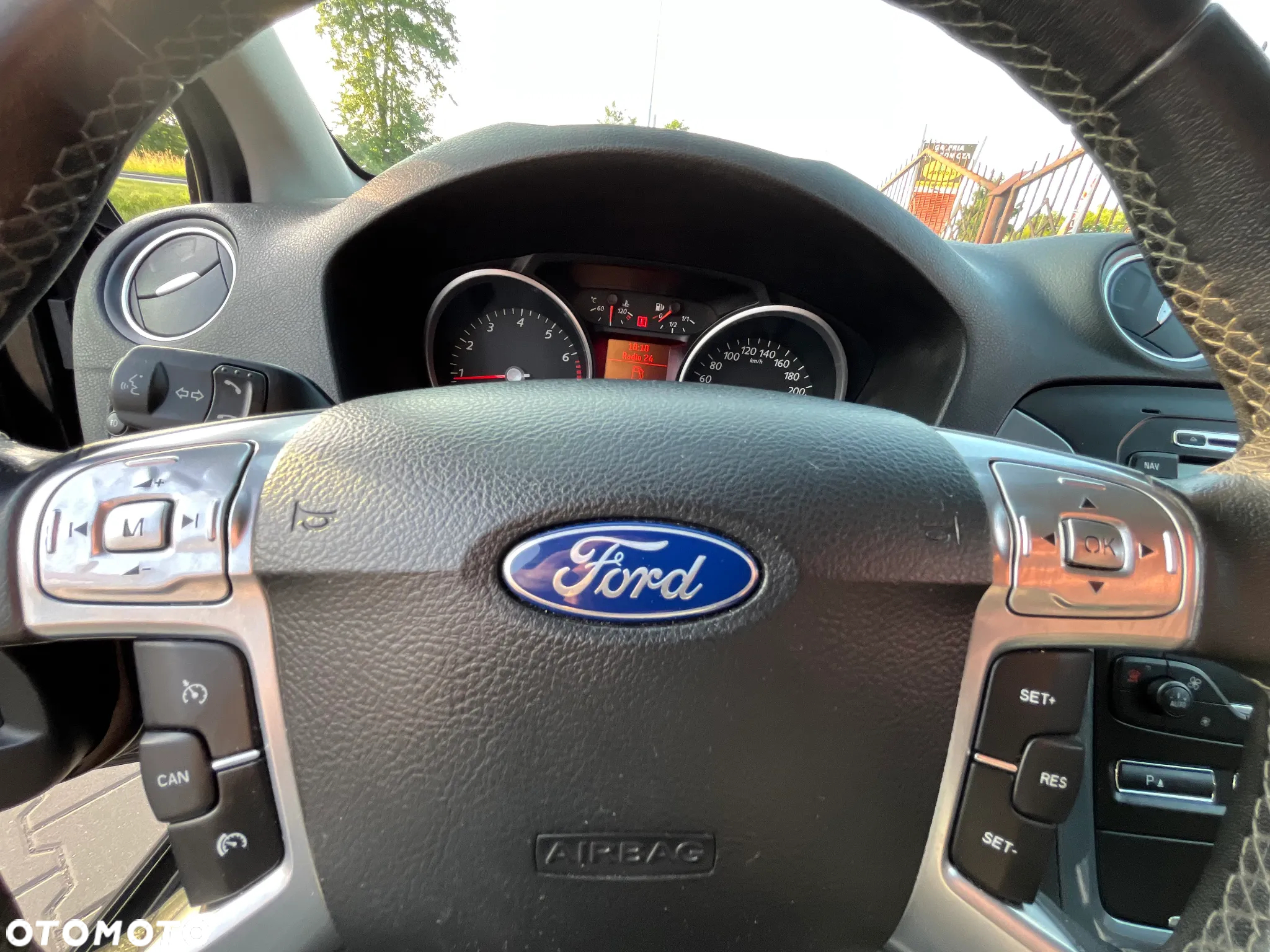 Ford Mondeo 1.6 T Ghia - 33