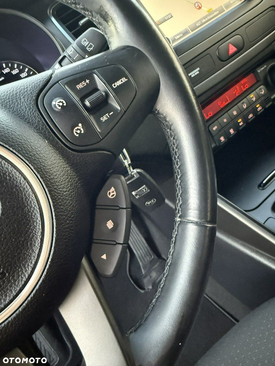 Kia Carens - 18
