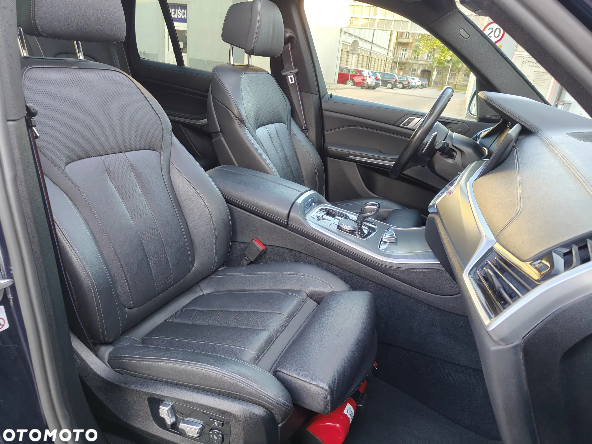 BMW X5 M M50i - 18