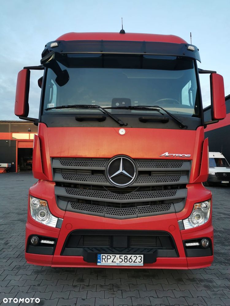 Mercedes-Benz Actros - 15