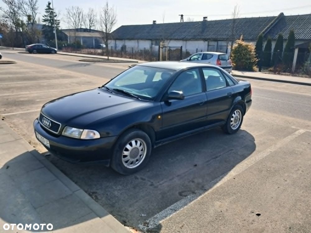 Audi A4 Limousine - 12