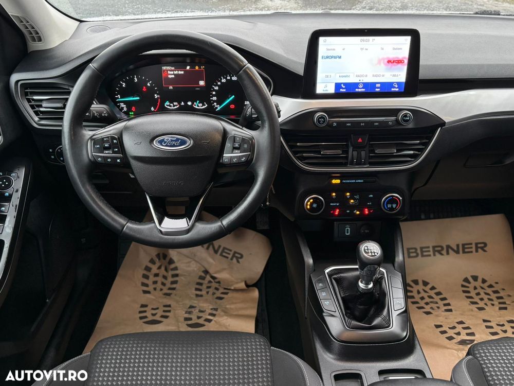 Ford Focus 1.5 TDCi DPF Start-Stopp-System Titanium - 11