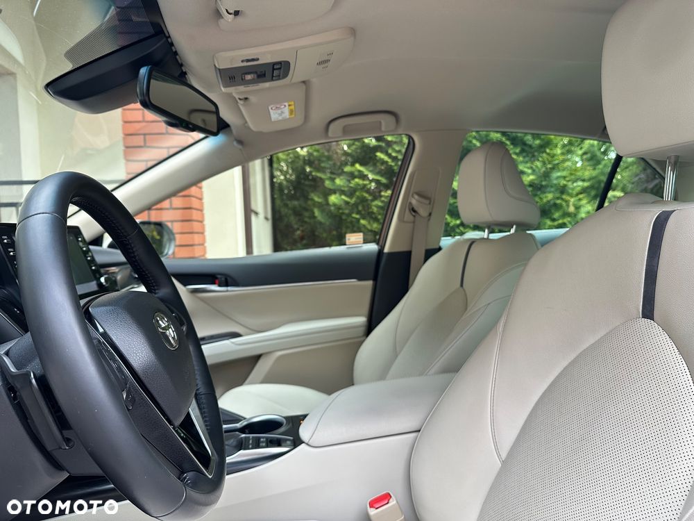 Toyota Camry 2.5 Hybrid Executive CVT - 19