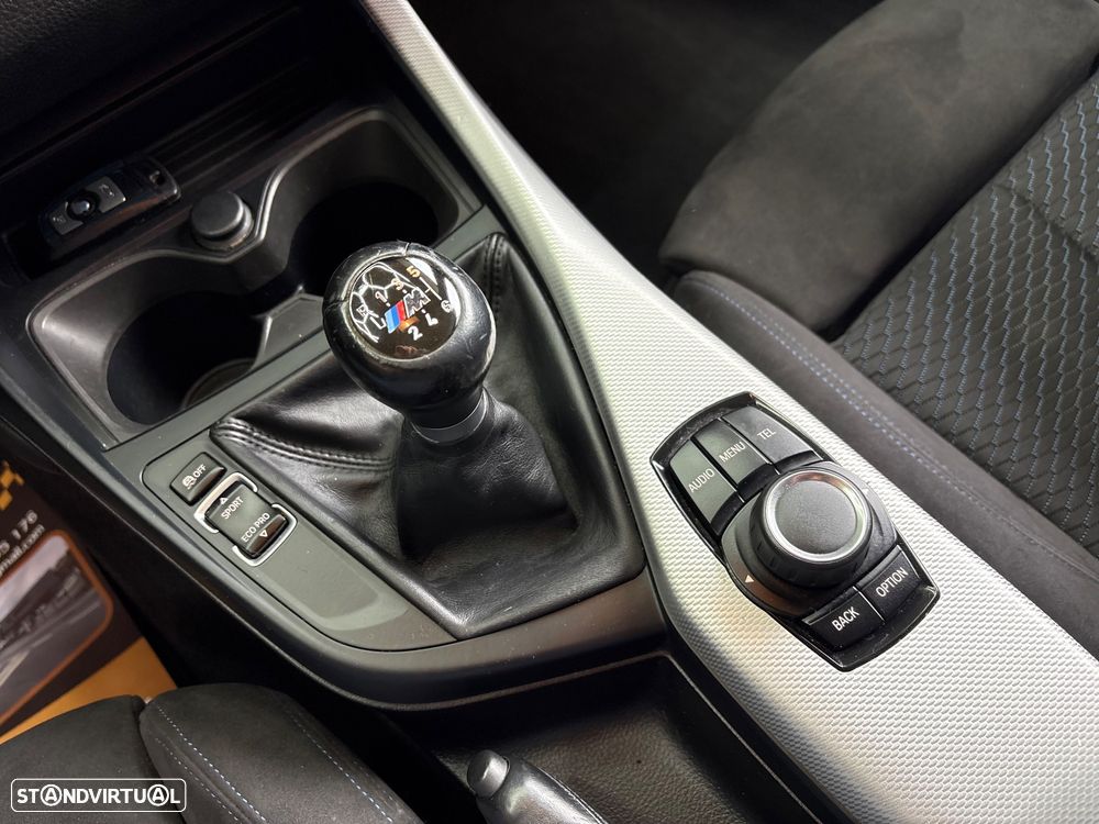 BMW 120 d Pack M - 12