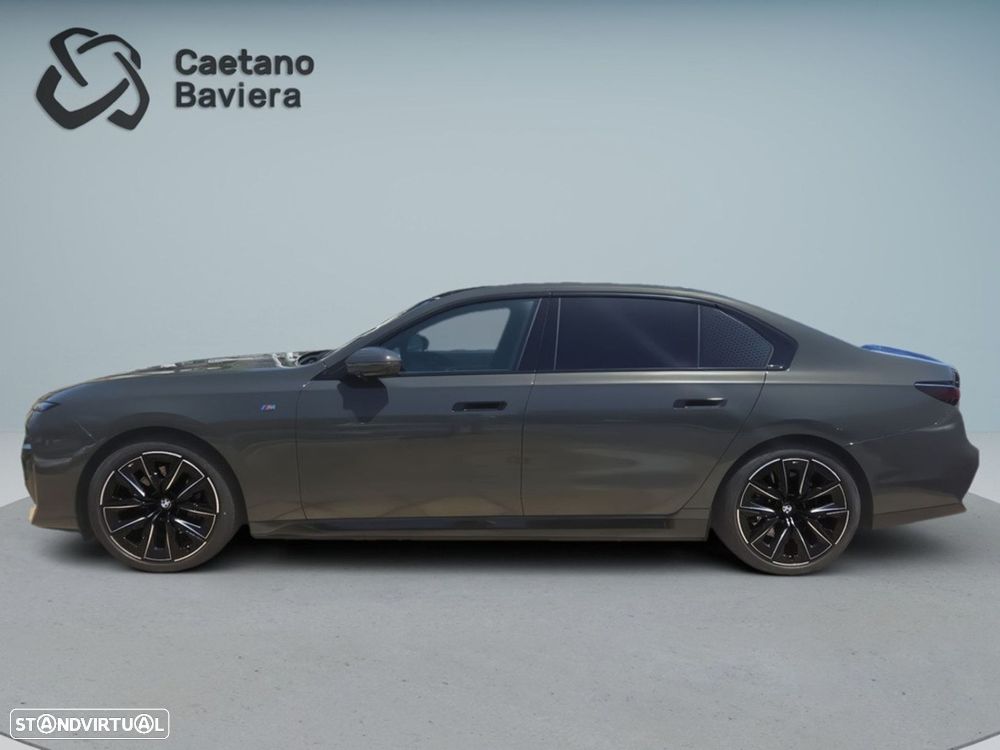 BMW i7 eDrive50 Pack Desportivo M - 5