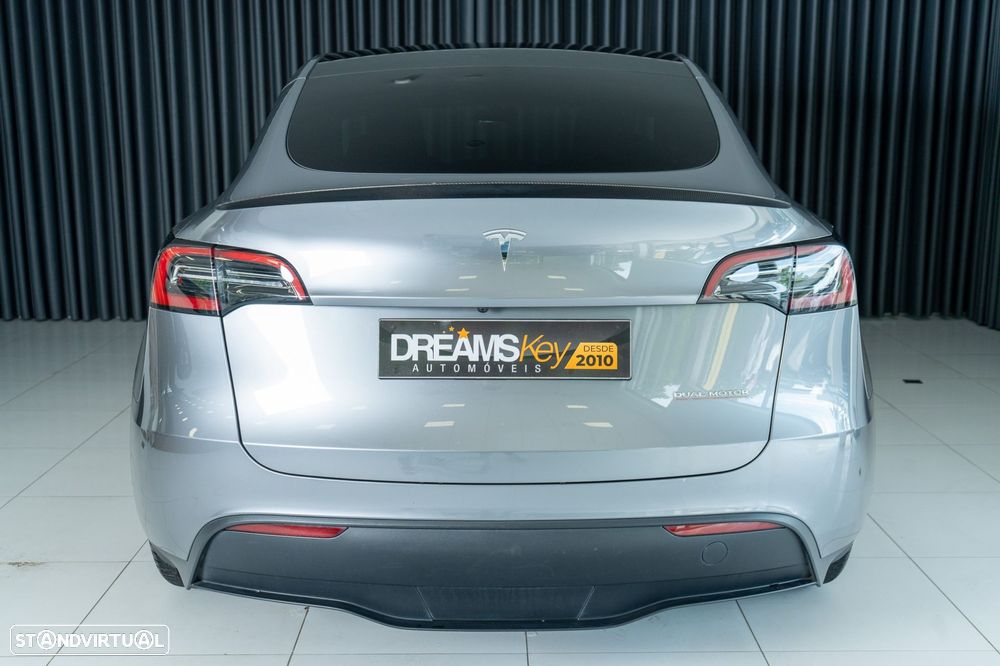 Tesla Model Y Performance Tração Integral - 18