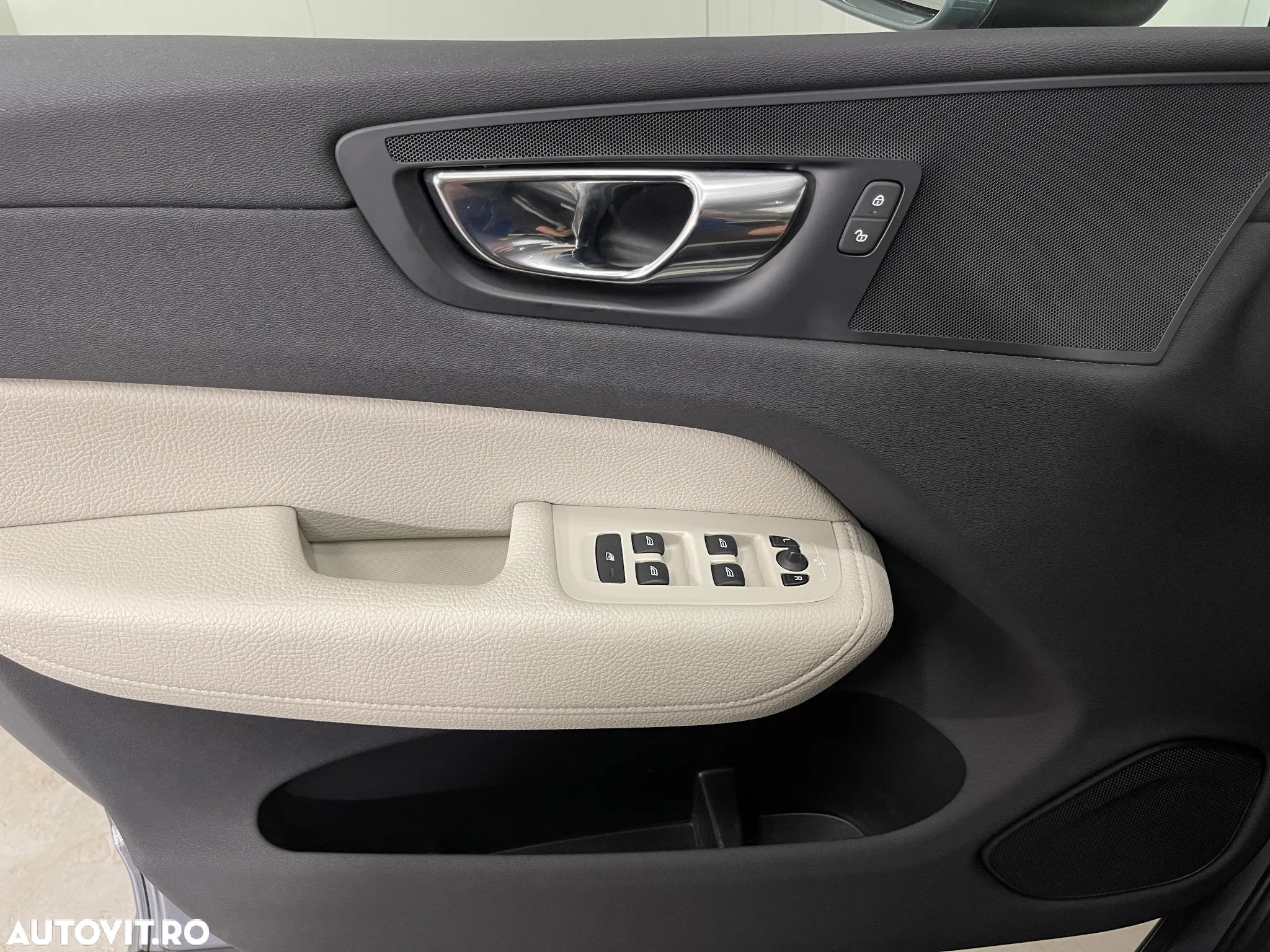 Volvo XC 60 T8 Twin Engine AWD Inscription - 29