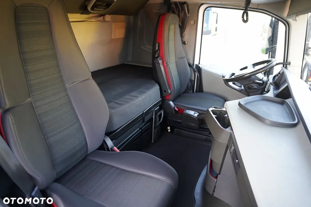 Volvo FH 460 / LOWDECK / MEGA /  KLIMA POSTOJOWA /  I-SHIFT - 36