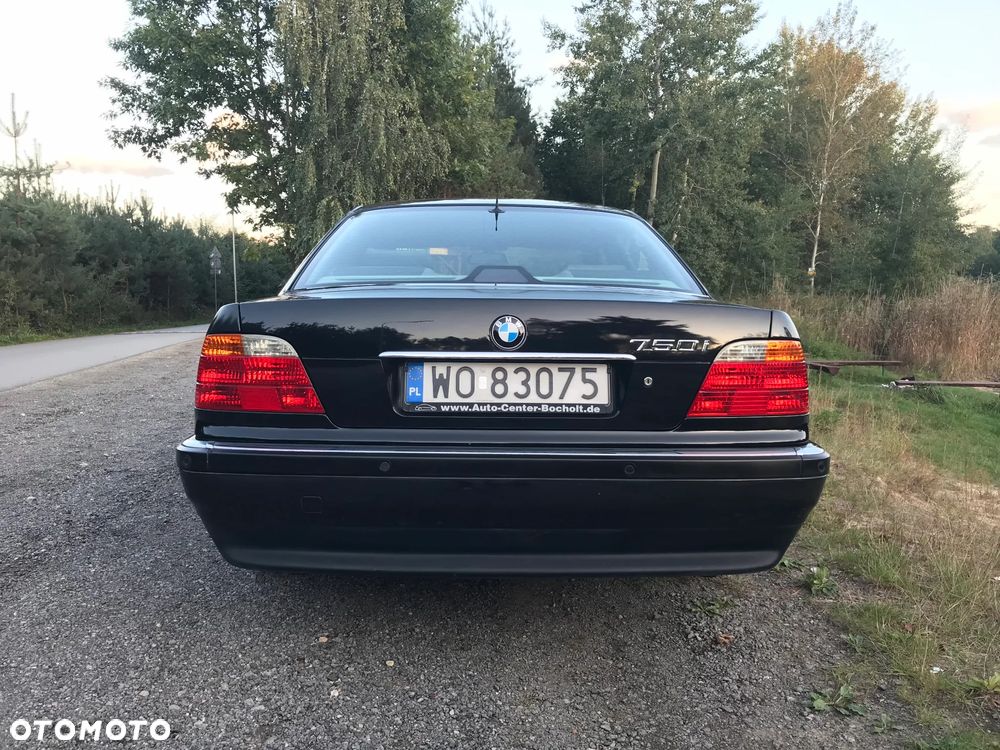 BMW Seria 7 750i - 9