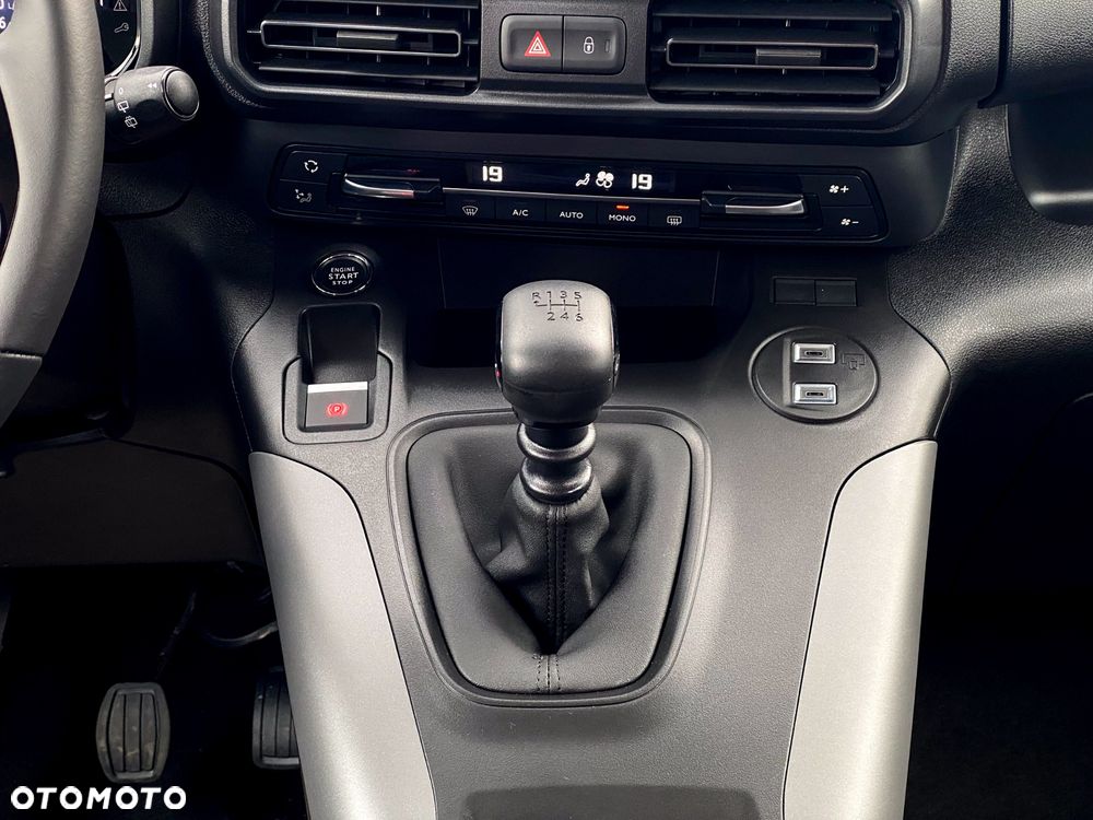 Toyota Proace City Verso Long 1.2 D-4T Family - 23