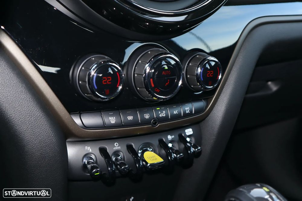 MINI Countryman Cooper SE ALL4 Auto - 18