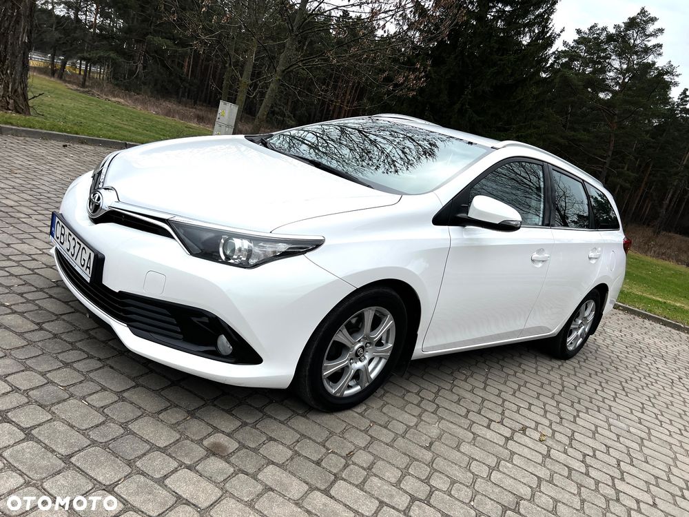Toyota Auris 1.4 D-4D Comfort - 1