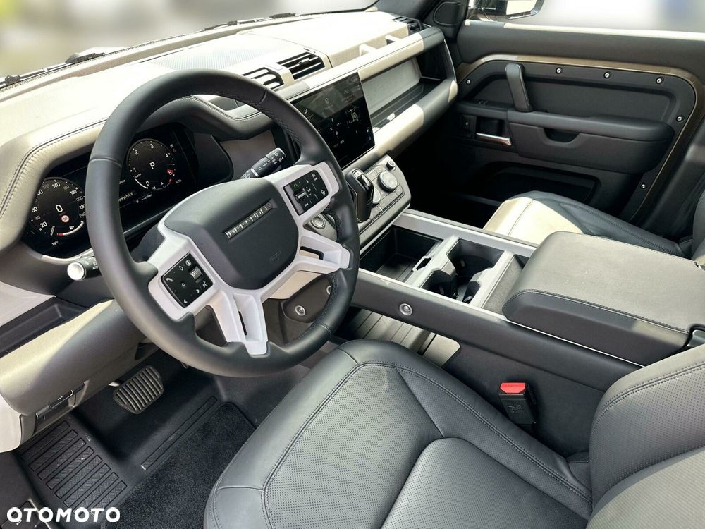 Land Rover Defender - 14