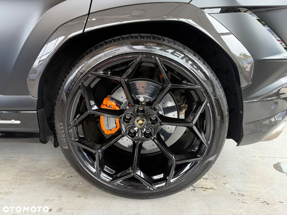 Lamborghini Urus - 25
