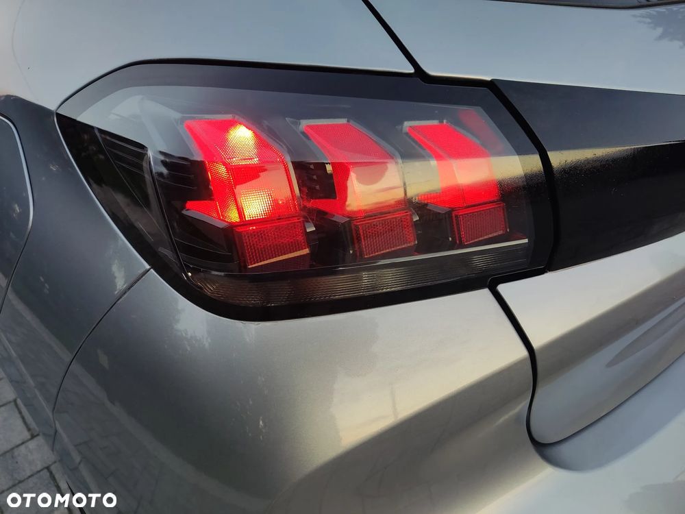 Peugeot 208 1.2 PureTech Style S&S - 17