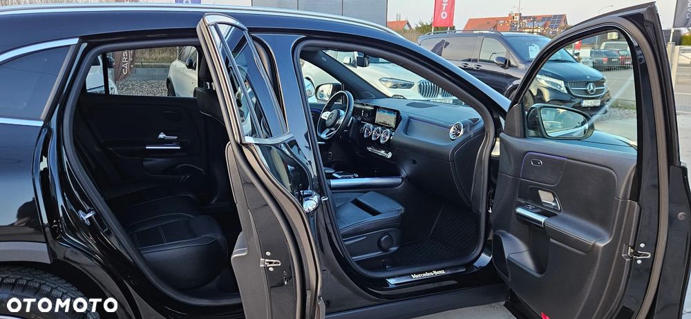 Mercedes-Benz GLA 200 d AMG Line - 16