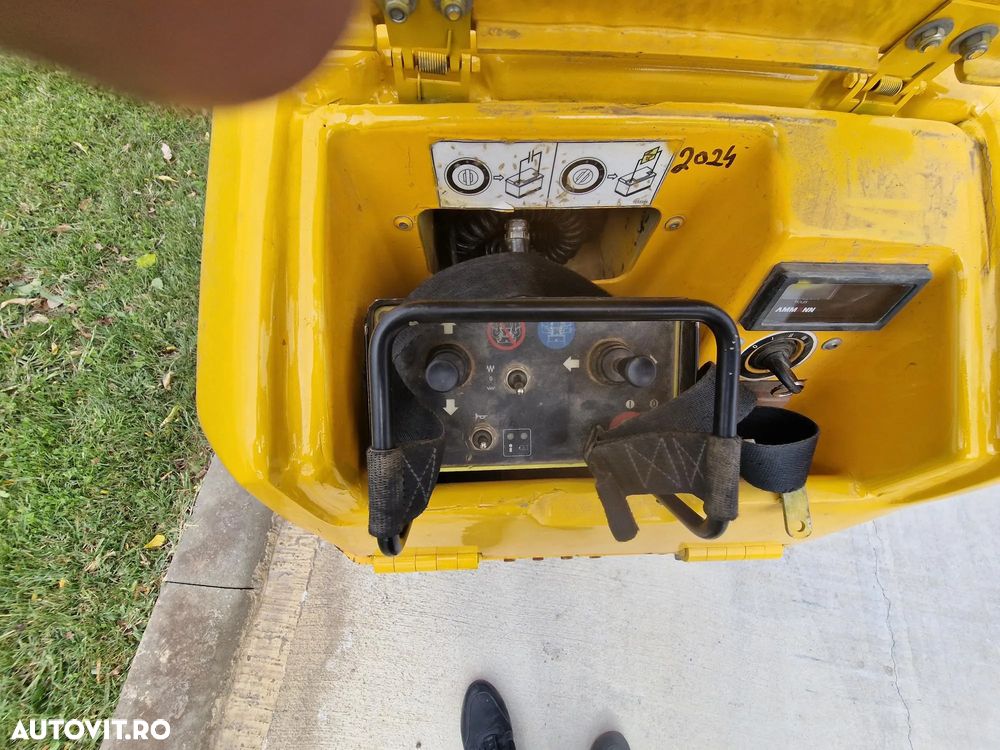 Ammann AMMANN 15.75, 1,5t, RADIOCOMANDA, lat tambur 0,8m, 2018, 491 ore functionare, tamburi tip picior de oaie 80% ok, lung 2,23m, inaltime 1,2m, latime 0,8m, motor YANMAR 14,8kW, STARE FOARTE  BUNA, posibilitate leasing-PROMOTIE 11.900 EUR+Tva - 12