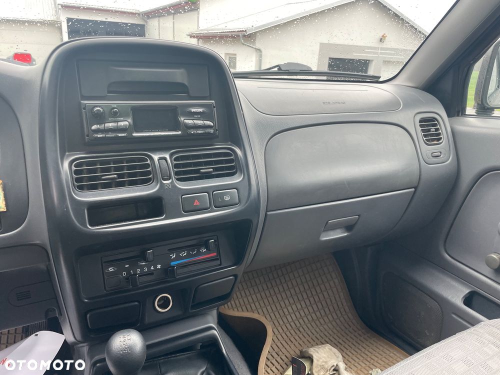 Nissan Pickup 2.5 TDi Navara - 9