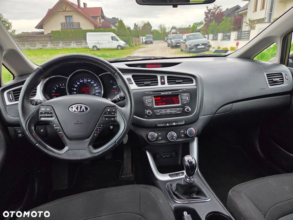 Kia Ceed 1.6 CRDi 128 Vision - 17