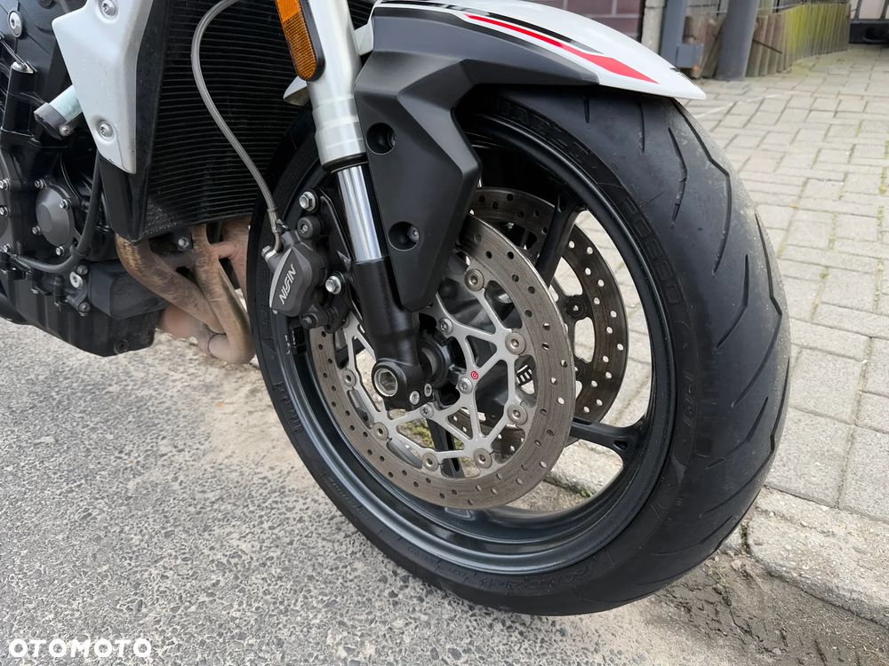 Triumph Street Triple - 22