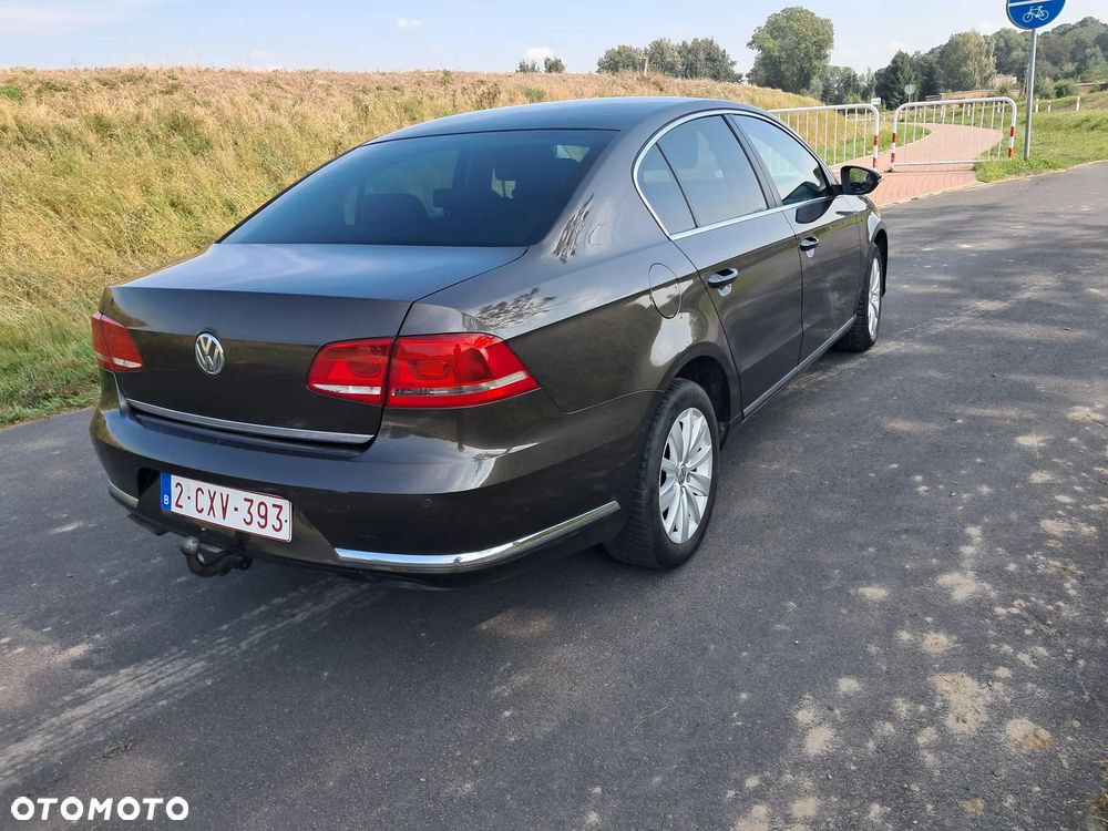Volkswagen Passat 2.0 TDI Highline - 14