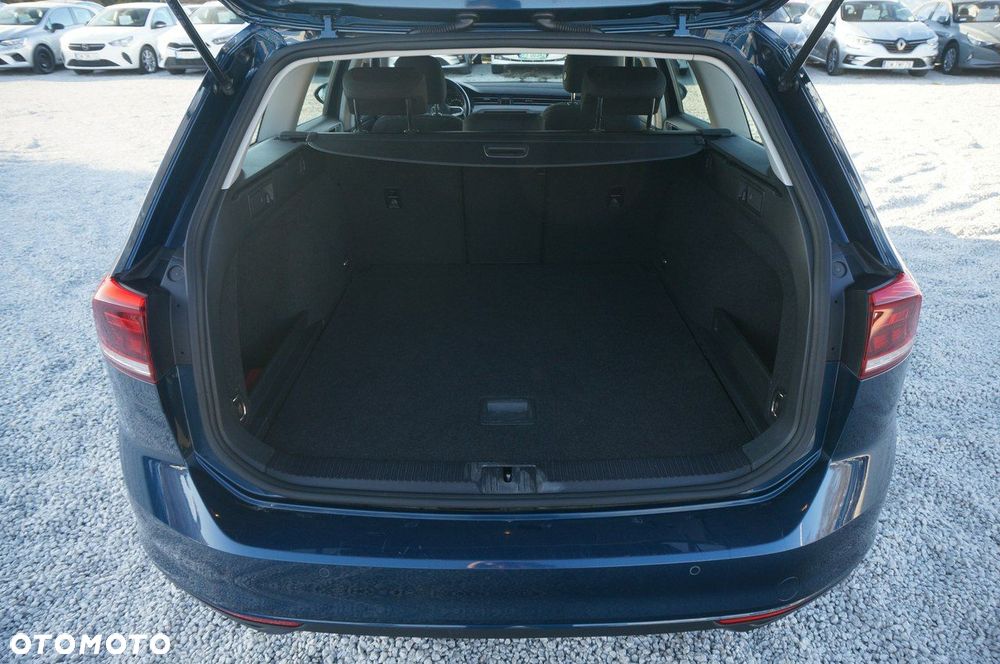 Volkswagen Passat Variant 2.0 TDI EVO Essence - 33