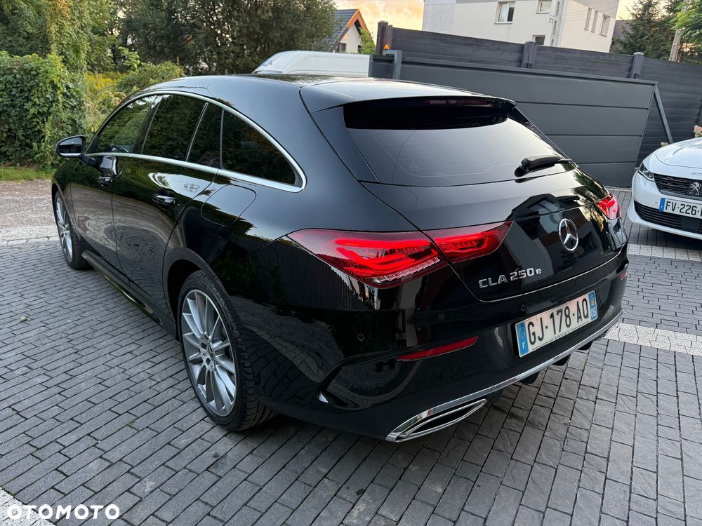 Mercedes-Benz CLA 250 e 8G-DCT AMG Line - 6