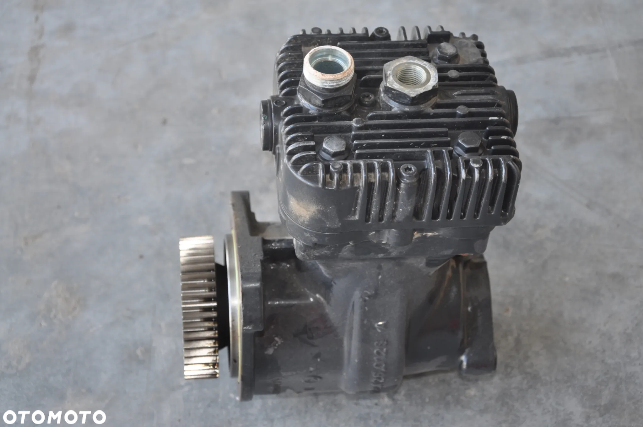 Kompresor sprężarka powietrza Deutz Fahr 6.1L6 - 2