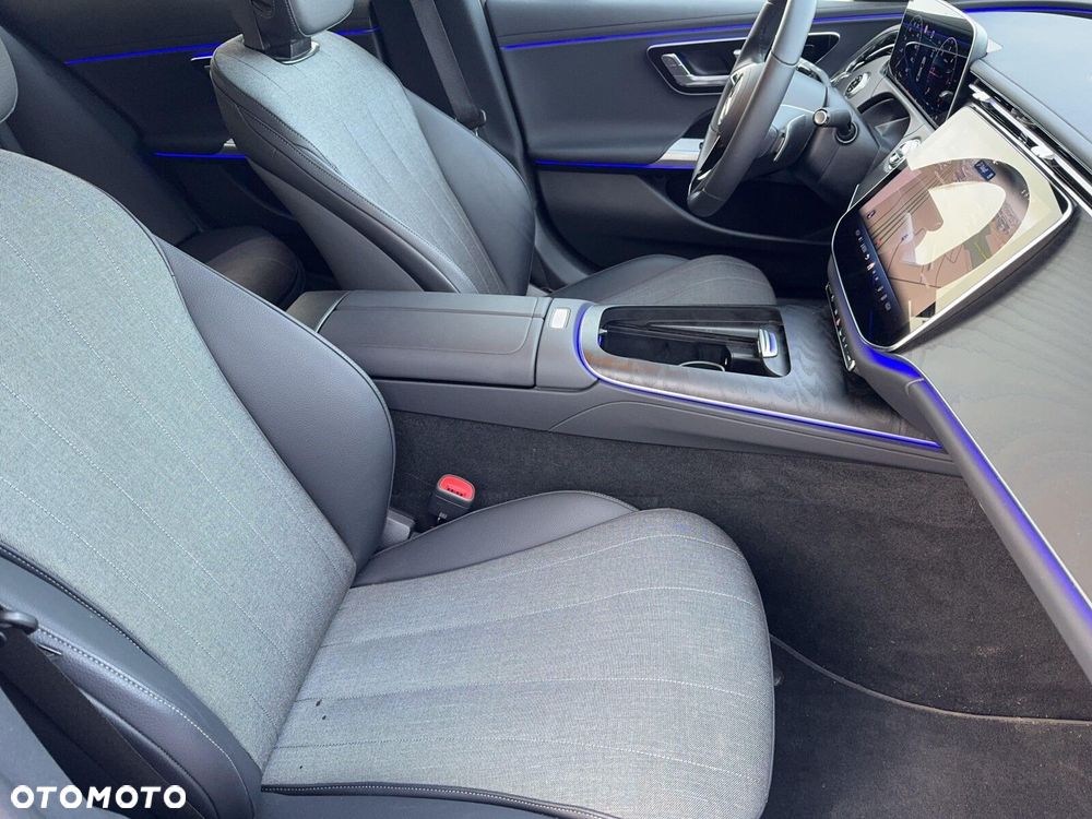 Mercedes-Benz Klasa E - 24