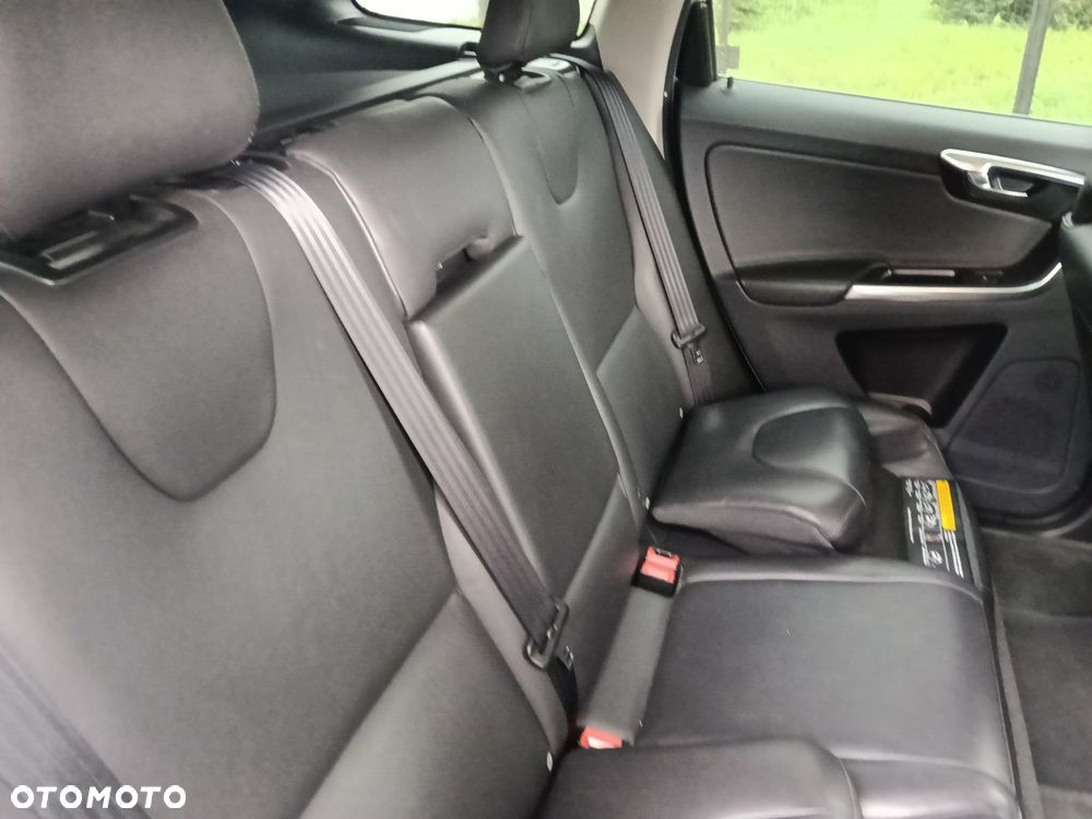 Volvo XC 60 D3 Geartronic Summum - 28