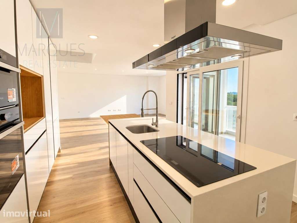 Moradia V4 com Garagem, Logradouro e Jardim em Vale de Milhaços - C... - Grande imagem: 4/39