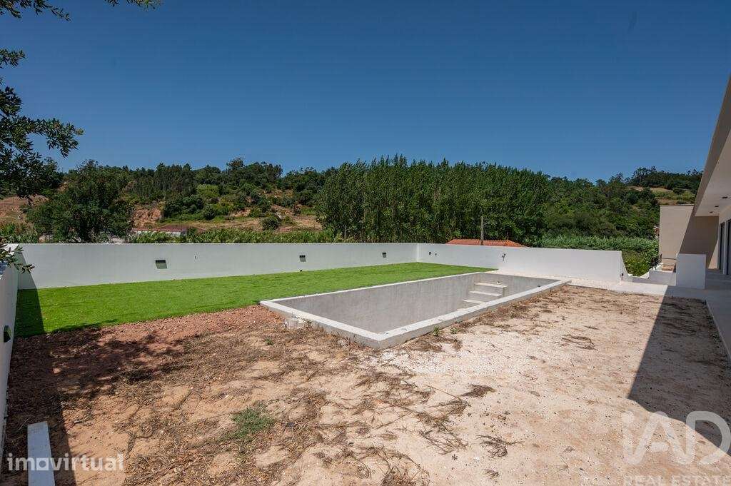 Casa / Villa T4 em Alvorninha de 173,00 m2 - Grande imagem: 2/30